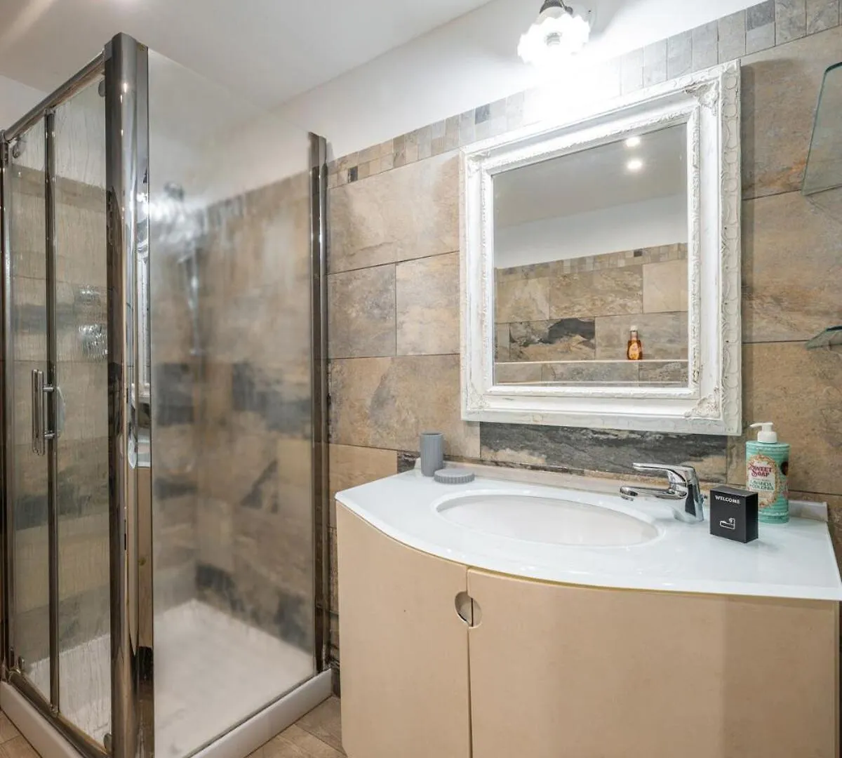 Apartment Evasion A Menton, Vieille Ville France