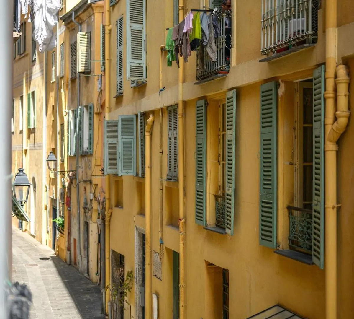 Evasion A Menton, Vieille Ville France